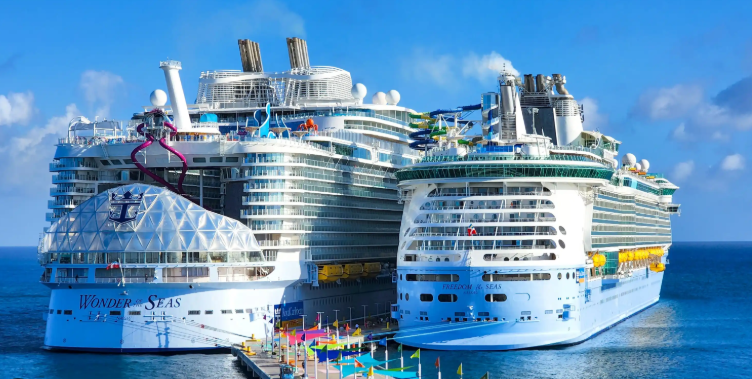 Private yacht cruise